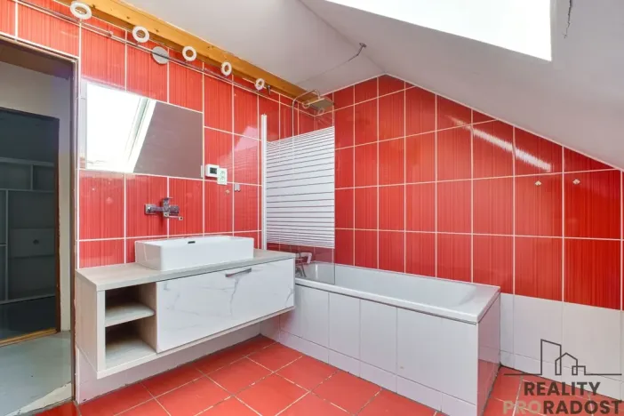 Prodej rodinného domu, Paskov, Komenského nábřeží, 280 m2