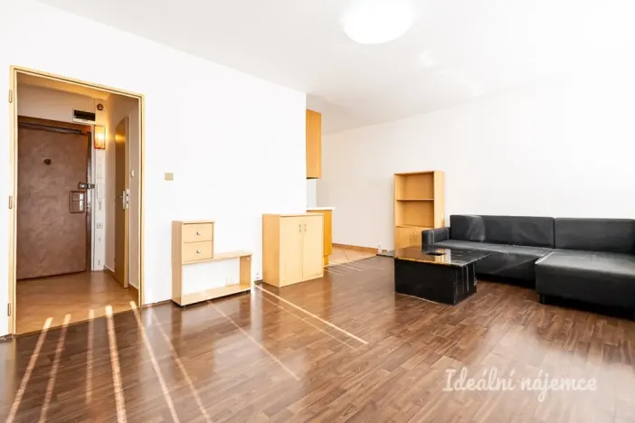 Pronájem bytu 1+kk, Praha - Střížkov, Roudnická, 33 m2
