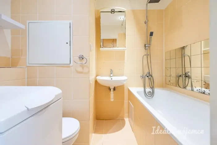 Pronájem bytu 1+kk, Praha - Střížkov, Roudnická, 33 m2