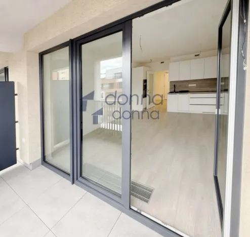 Pronájem bytu 1+kk, Praha, Poděbradská, 32 m2