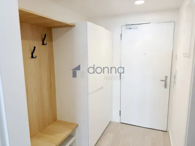 Pronájem bytu 1+kk, Praha, Poděbradská, 32 m2