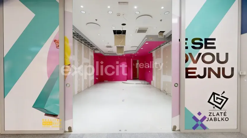 Pronájem obchodního prostoru, Zlín, náměstí Míru, 55 m2