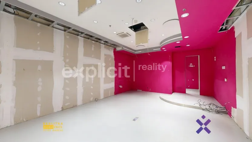 Pronájem obchodního prostoru, Zlín, náměstí Míru, 55 m2