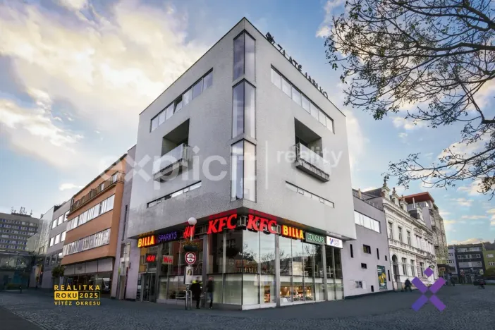 Pronájem obchodního prostoru, Zlín, náměstí Míru, 55 m2