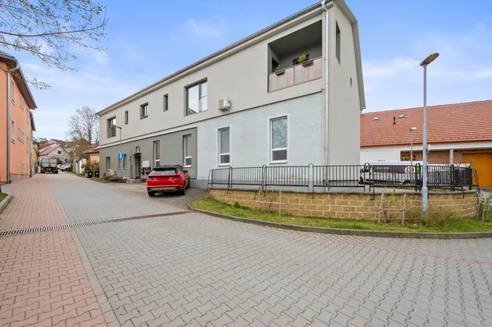 Prodej bytu 2+kk, Brno - Jehnice, náměstí 3. května, 80 m2