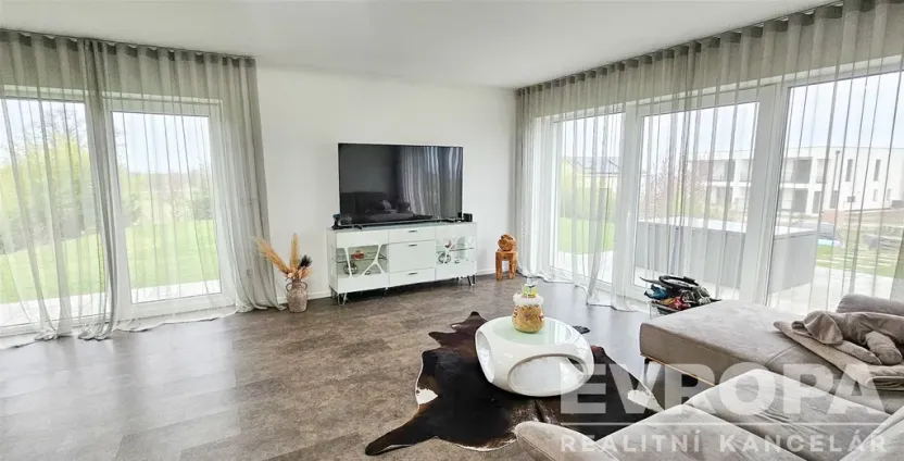 Prodej rodinného domu, Červené Pečky, 229 m2