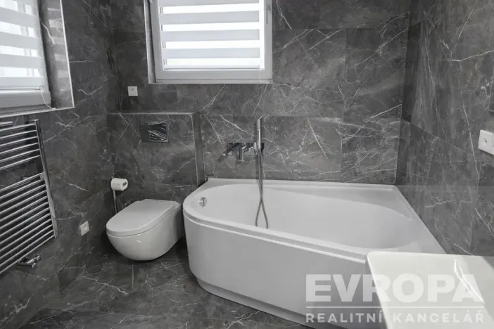 Prodej rodinného domu, Červené Pečky, 229 m2