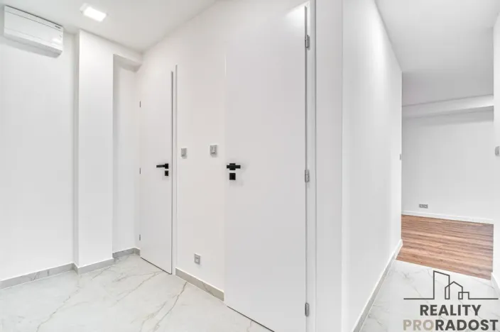 Prodej bytu 2+kk, Ostrava, Průběžná, 45 m2