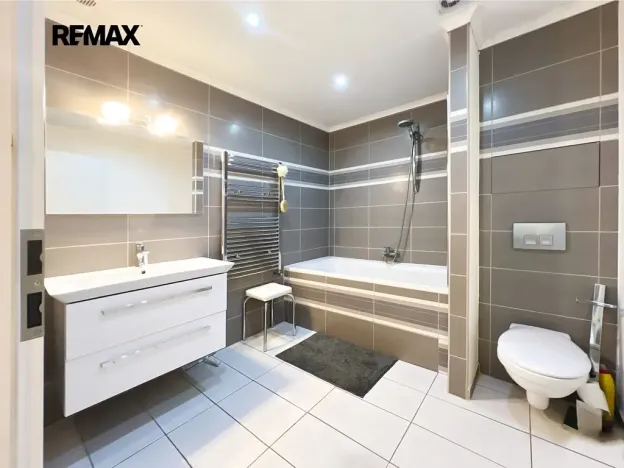 Prodej činžovního domu, Praha - Ďáblice, Kokořínská, 1880 m2