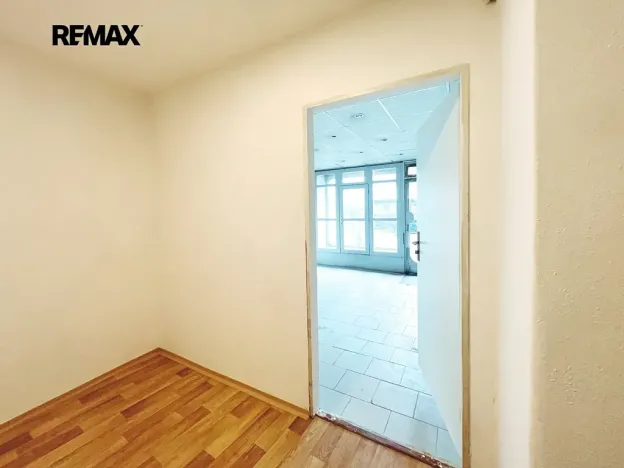 Pronájem obchodního prostoru, Praha - Vinohrady, Vinohradská, 20 m2