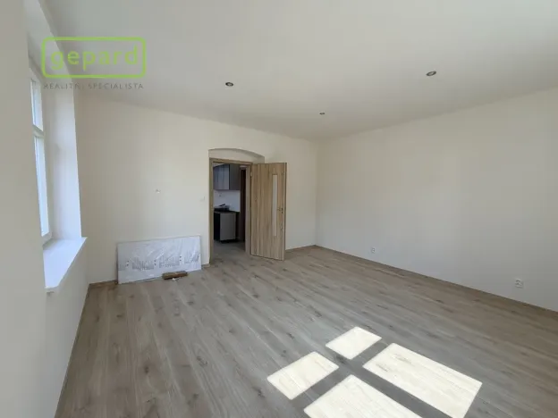 Pronájem bytu 1+1, Karlovy Vary, Moskevská, 49 m2