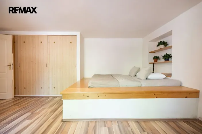 Prodej rodinného domu, Kundratice, 770 m2