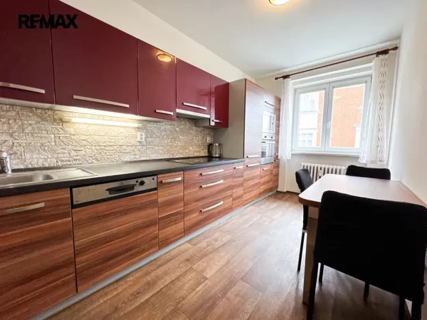 Prodej bytu 3+1, Hodonín, Masarykovo nám., 83 m2