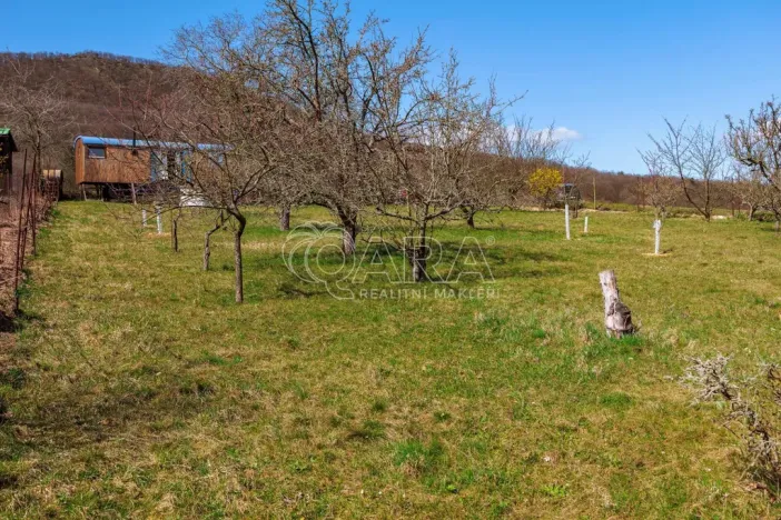 Prodej zahrady, Lhotka nad Labem, 1403 m2