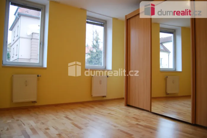 Pronájem bytu 2+kk, Praha - Prosek, Nad Krocínkou, 63 m2
