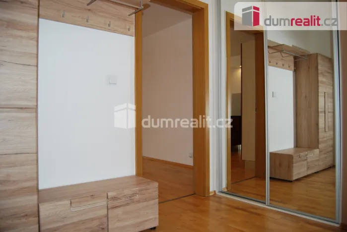 Pronájem bytu 2+kk, Praha - Prosek, Nad Krocínkou, 63 m2