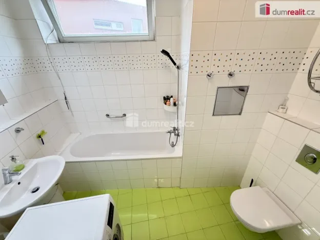 Pronájem bytu 2+kk, Praha - Prosek, Nad Krocínkou, 63 m2