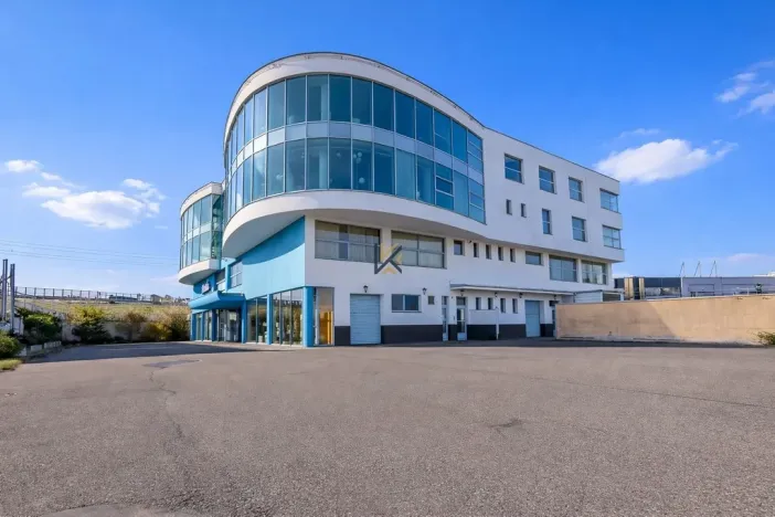 Pronájem kanceláře, Průhonice, Uhříněveská, 3300 m2