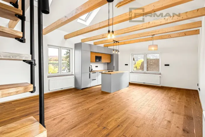 Prodej atypického bytu, Praha - Zbraslav, Elišky Přemyslovny, 110 m2