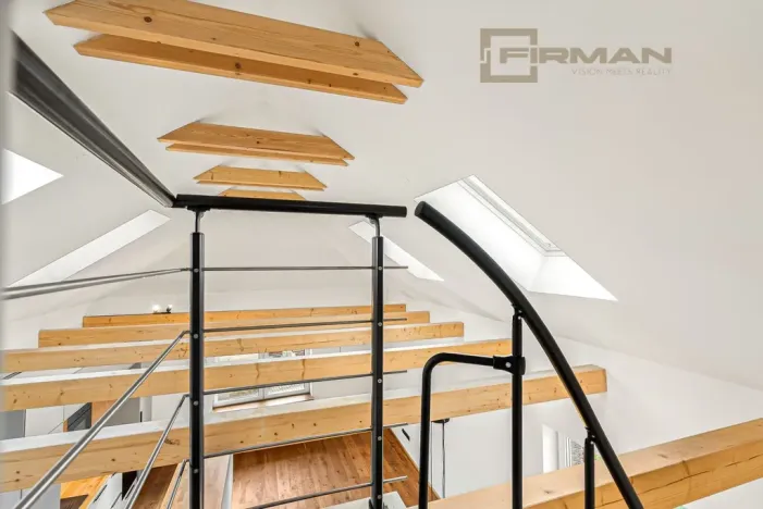 Prodej atypického bytu, Praha - Zbraslav, Elišky Přemyslovny, 110 m2