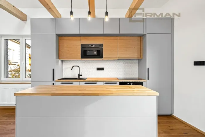 Prodej atypického bytu, Praha - Zbraslav, Elišky Přemyslovny, 110 m2