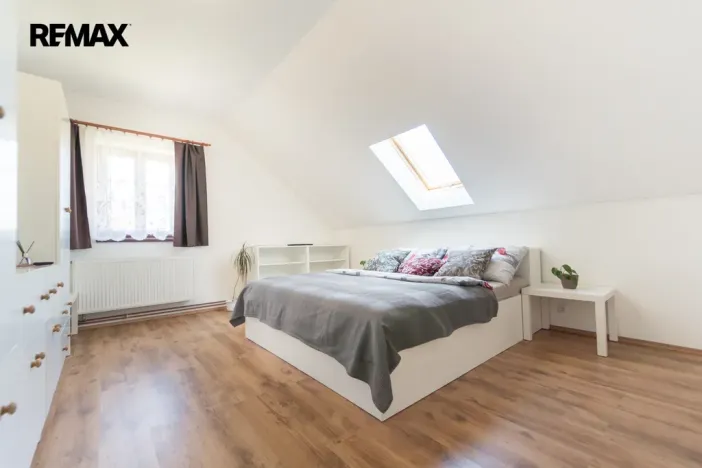 Prodej rodinného domu, Týnec nad Sázavou, 234 m2