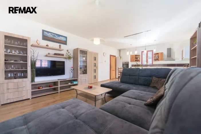 Prodej rodinného domu, Týnec nad Sázavou, 234 m2