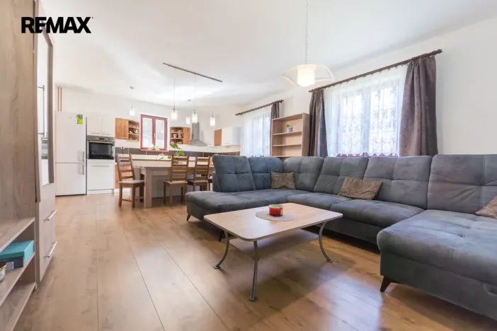 Prodej rodinného domu, Týnec nad Sázavou, 234 m2