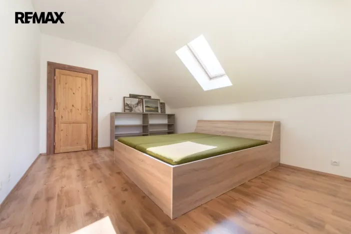 Prodej rodinného domu, Týnec nad Sázavou, 234 m2