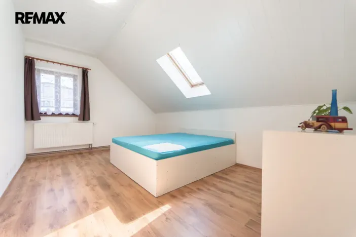 Prodej rodinného domu, Týnec nad Sázavou, 234 m2