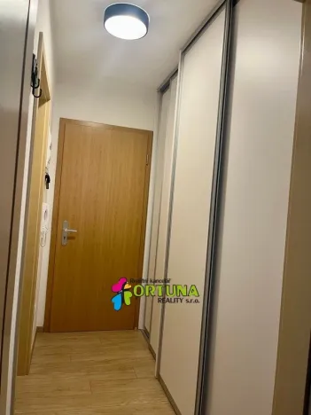 Pronájem bytu 2+1, Včelná, 60 m2