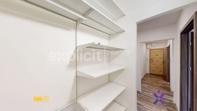 Pronájem bytu 2+1, Zlín - Malenovice, Husova, 50 m2