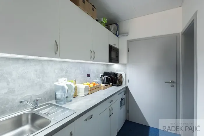 Prodej kanceláře, Brno, Pražákova, 272 m2