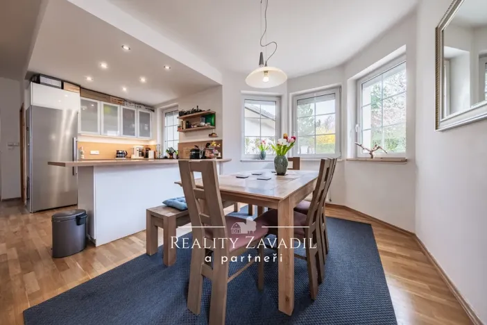 Pronájem rodinného domu, Popovičky, Na Skalce, 271 m2