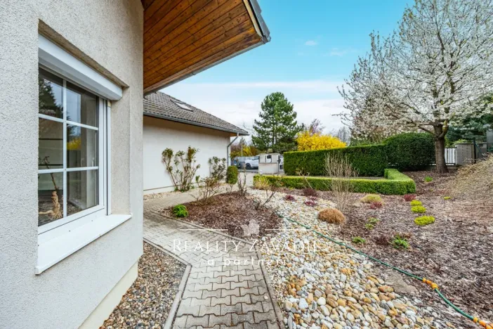 Pronájem rodinného domu, Popovičky, Na Skalce, 271 m2