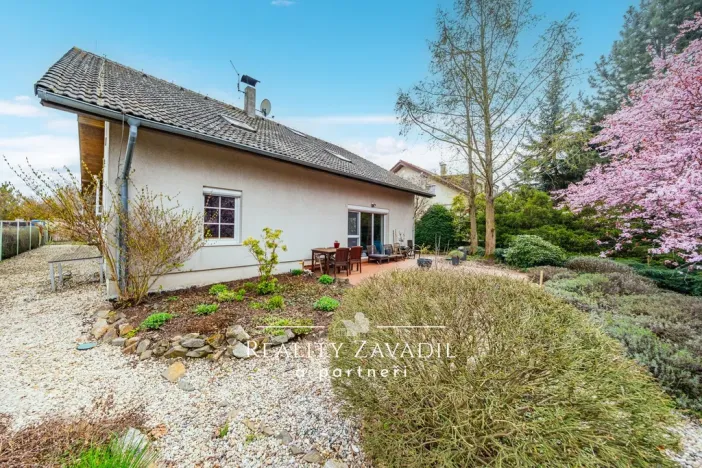 Pronájem rodinného domu, Popovičky, Na Skalce, 271 m2