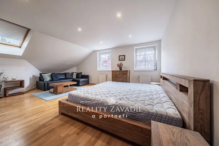 Pronájem rodinného domu, Popovičky, Na Skalce, 271 m2