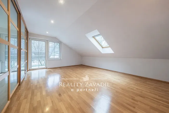 Pronájem rodinného domu, Popovičky, Na Skalce, 271 m2