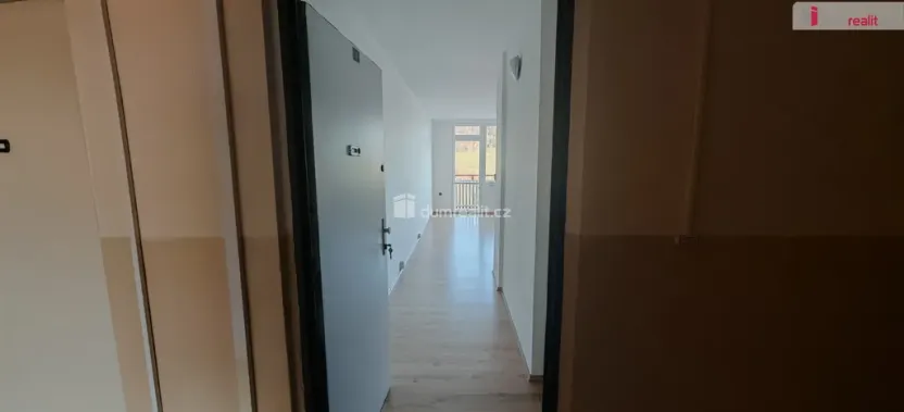 Pronájem bytu 1+kk, Děčín - Děčín III-Staré Město, Žerotínova, 28 m2
