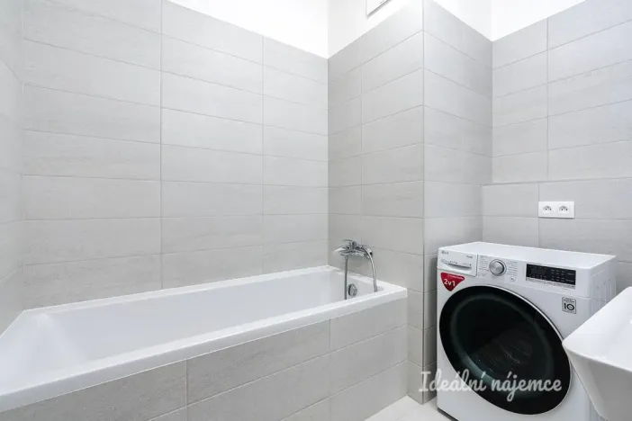 Pronájem bytu 3+kk, Praha - Hloubětín, Waltariho, 80 m2