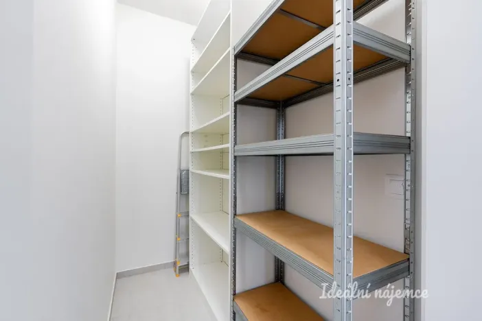 Pronájem bytu 3+kk, Praha - Hloubětín, Waltariho, 80 m2