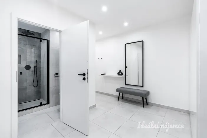 Pronájem bytu 3+kk, Praha - Modřany, Poljanovova, 68 m2