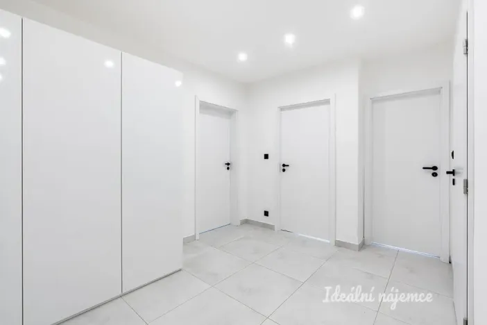 Pronájem bytu 3+kk, Praha - Modřany, Poljanovova, 68 m2