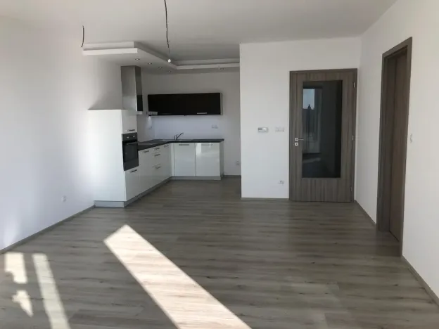 Pronájem bytu 2+kk, Pardubice - Zelené Předměstí, Pod Vinicí, 57 m2