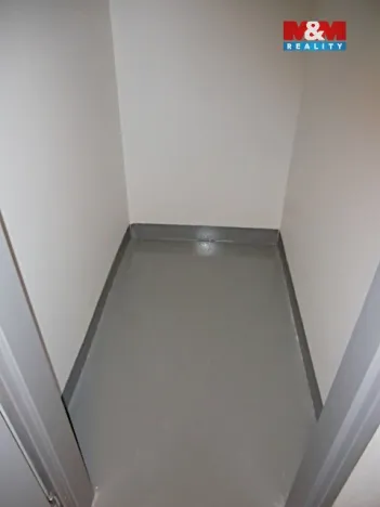 Pronájem bytu 1+kk, Praha - Letňany, Frýdecká, 27 m2