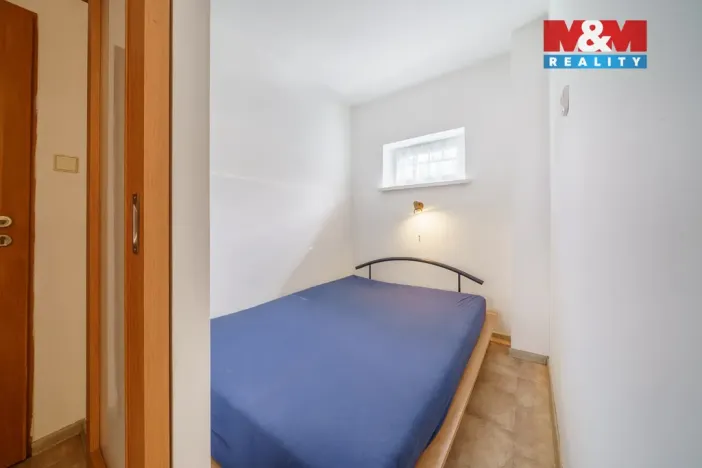 Prodej bytu 3+1, Karlovy Vary - Stará Role, Nádražní, 65 m2