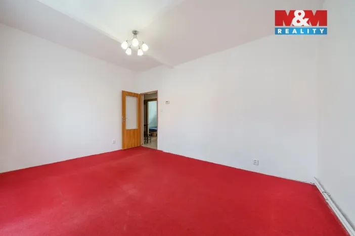 Prodej bytu 3+1, Karlovy Vary - Stará Role, Nádražní, 65 m2