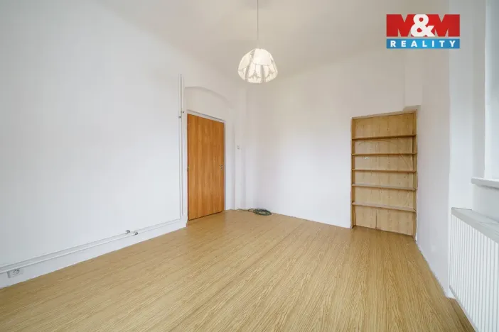 Prodej bytu 3+1, Karlovy Vary - Stará Role, Nádražní, 65 m2