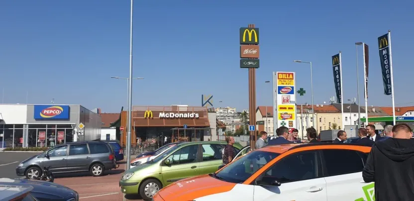 Pronájem obchodního prostoru, Praha - Vysočany, Poděbradská, 151 m2