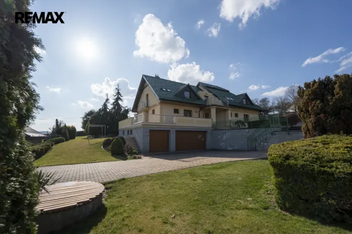 Prodej vícegeneračního domu, Fryšták - Vítová, 615 m2